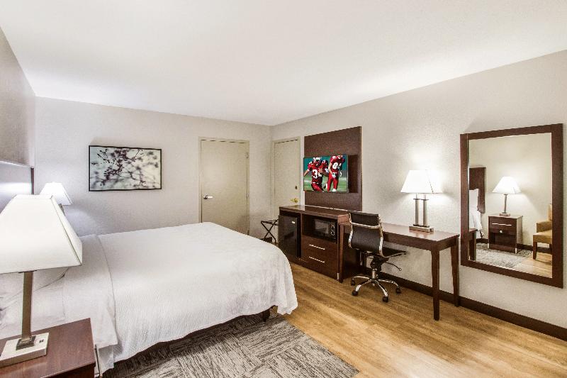 Номер Superior Адаптированный для Инвалидов, Red Roof Inn Plus+ Dallas   Addison
