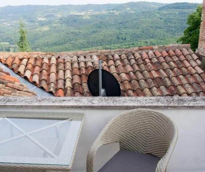 标准间, Houses Of Motovun