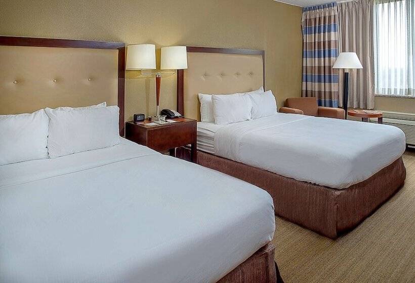 Номер Deluxe, Doubletree By Hilton St. Louis   Westport
