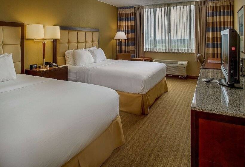 Номер Deluxe, Doubletree By Hilton St. Louis   Westport