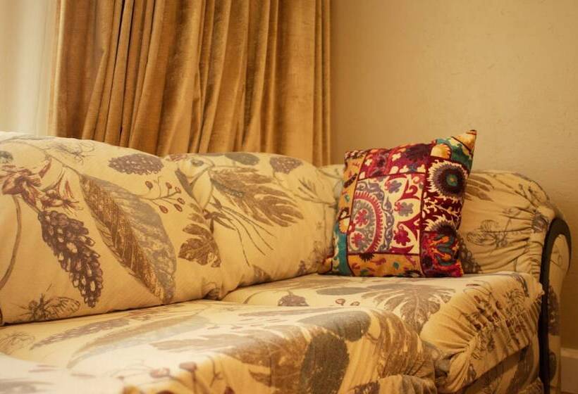 Трехместный Номер Deluxe, Malkia Trees Lodge