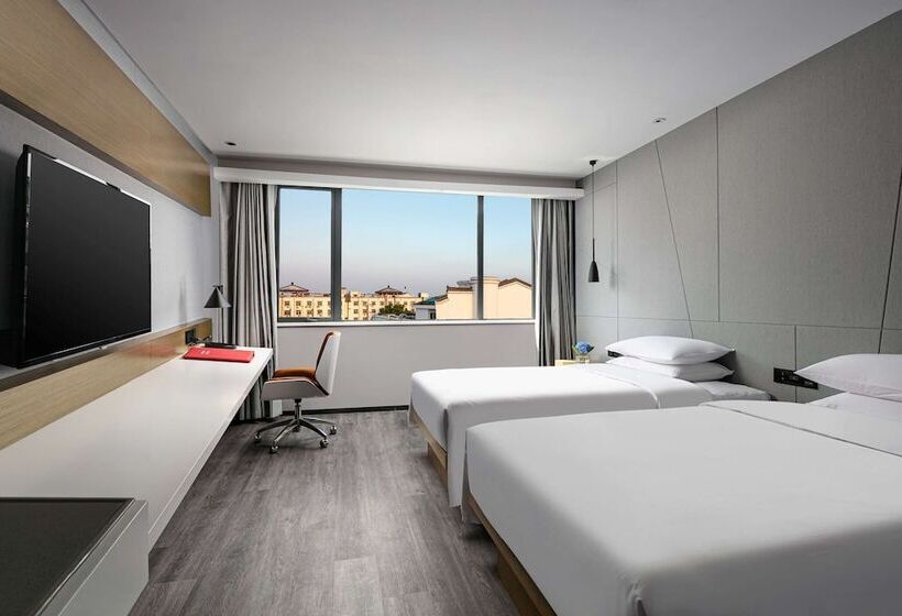 Номер Executive, Ramada By Wyndham Yangzhou Slender West Lake