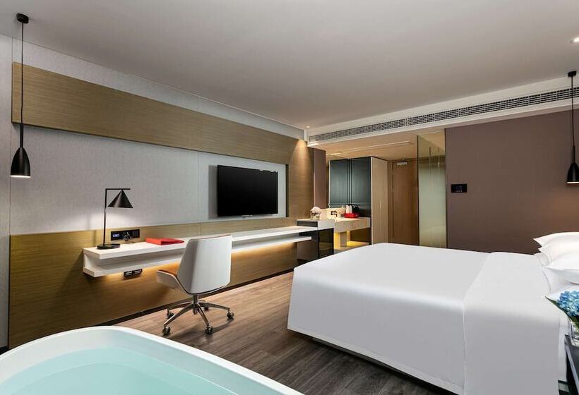 Номер Superior, Ramada By Wyndham Yangzhou Slender West Lake