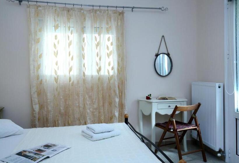 스탠다드 스튜디오, Apartments Avra