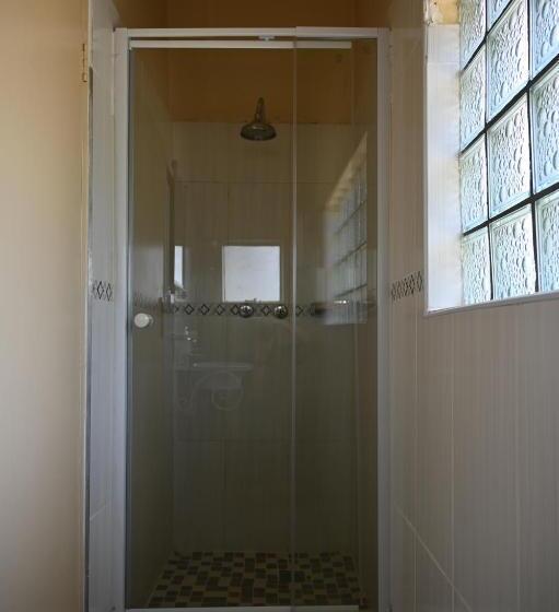 اتاق لوکس با چشم‌انداز استخر, Beulah Court Vineyard