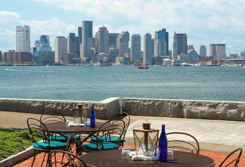 带2个双人床的标准工作室, Hyatt Regency Boston Harbor