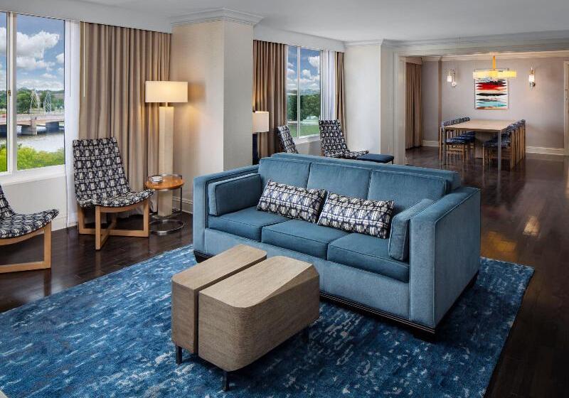 سوییت, Hyatt Regency Wichita
