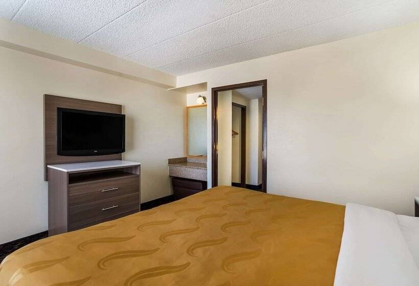 Suite Adaptada para personas con movilidad reducida, Quality Suites Milwaukee Airport