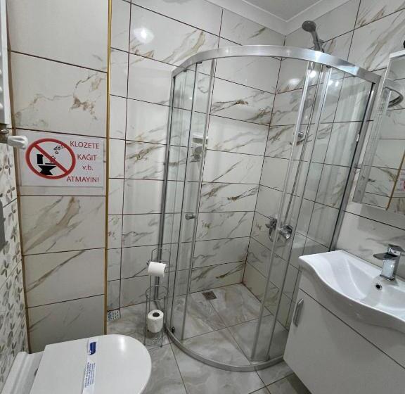 标准单人间, Teki̇nler Otel