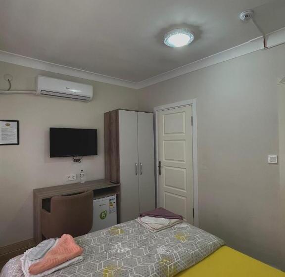 标准间, Teki̇nler Otel