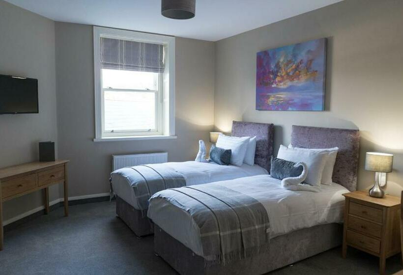Номер Deluxe, Tredegar Arms