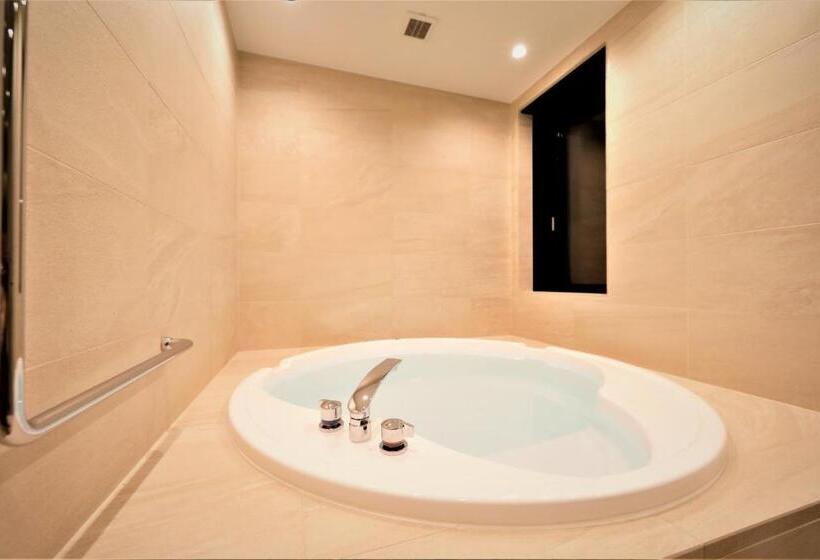 Люкс Вид на Сад, Regina Resort Kyukaruizawa