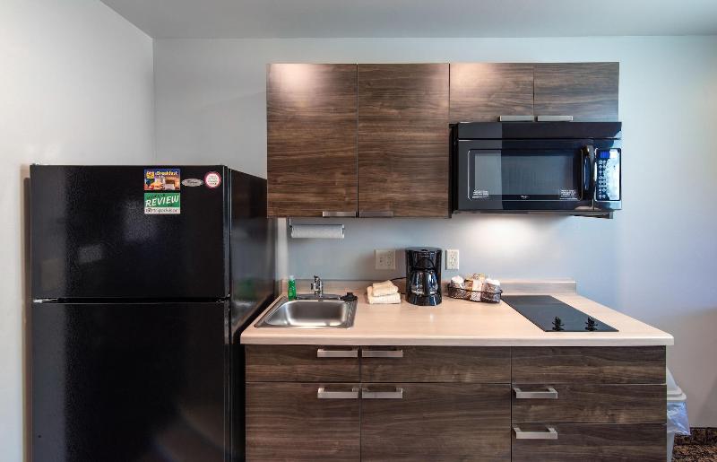 اتاق استاندارد با تخت بزرگ, My Place Hotel Watertown, Sd
