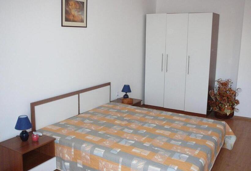 شقة غرفة واحدة, Yassen Holiday Village
