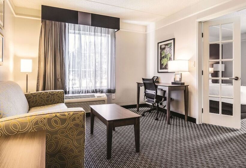 スイート, La Quinta By Wyndham Alexandria Airport