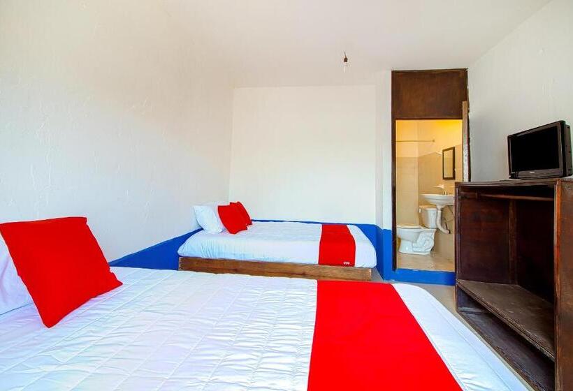 Quarto Triplo Estandar, Posada Los Faroles