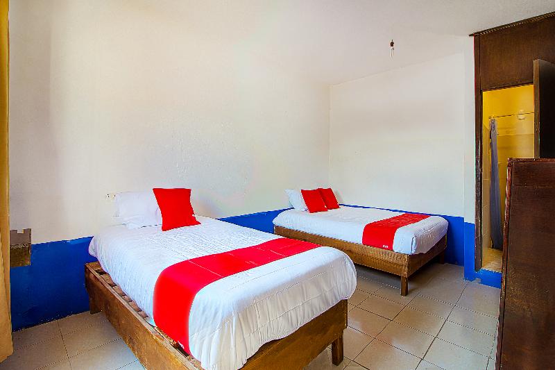Quarto Triplo Estandar, Posada Los Faroles