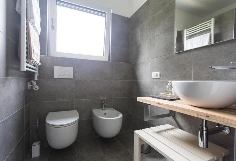 اتاق لوکس با چشم‌انداز استخر, Aqua&co Bellagio   Eco Conscious Stay