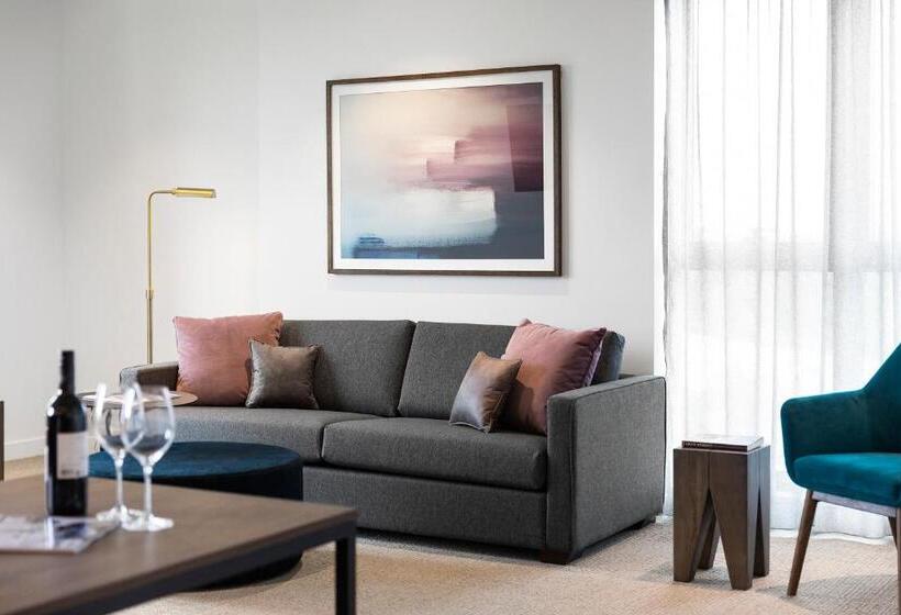 Апартаменты 3 Спальни, Quest Burwood East