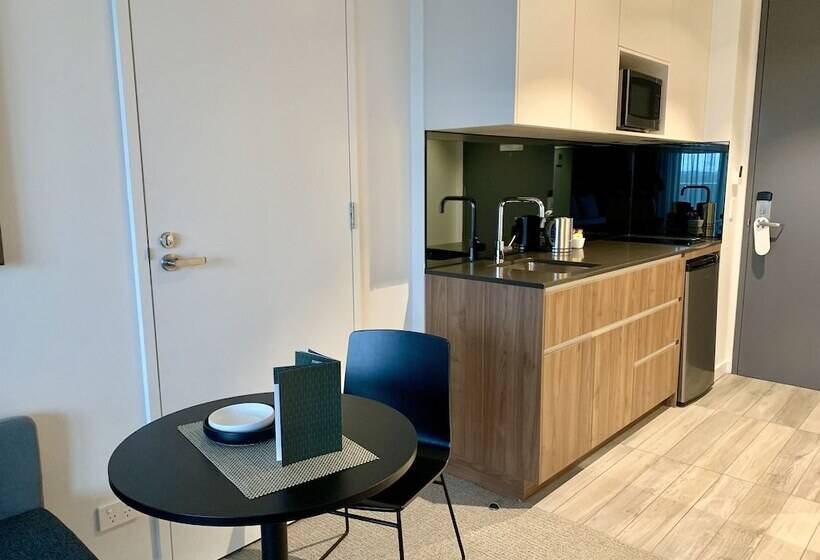 Студия Стандарт, Quest Burwood East