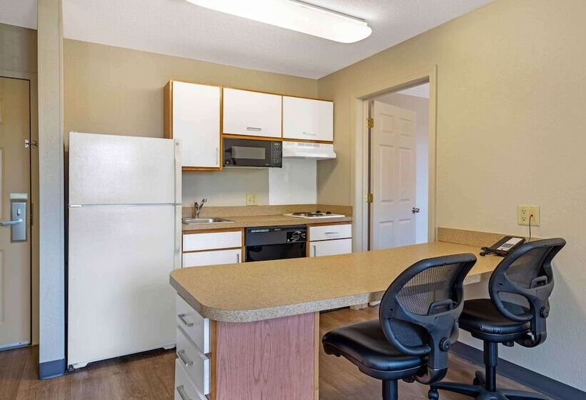 Студия Deluxe, Extended Stay America Suites  Boston  Peabody