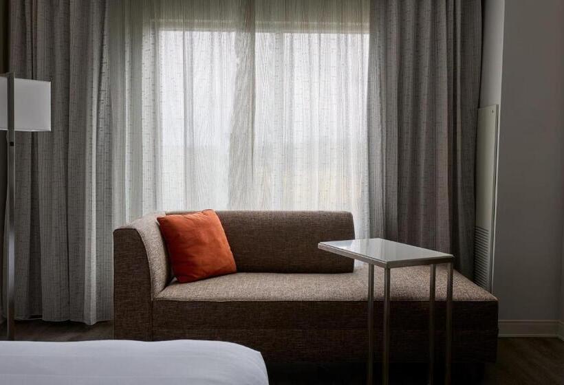 适合残疾人士使用的带超级大床的标准间, Meadowview Marriott Conference Resort And Convention Center