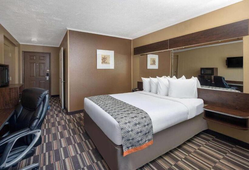 Номер Стандарт Адаптированный для Инвалидов, Microtel Inn & Suites By Wyndham Columbia Fort Jackson N