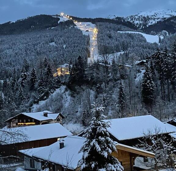 آپارتمان 2 خوابه با بالکن, Haus Heimat Wagrain