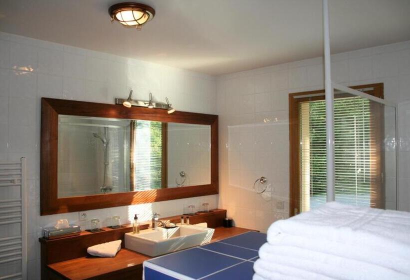 Люкс Вид на Сад, Beauchamps Maison D'hotes
