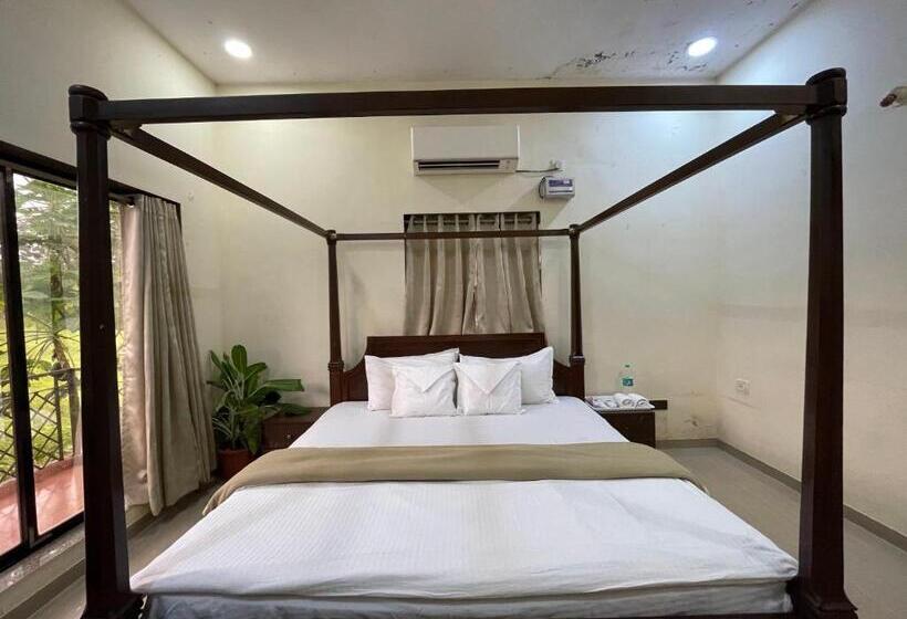 Номер Deluxe, Surve Natures Resort   Chiplun