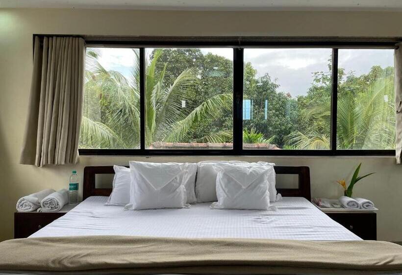 Номер Deluxe, Surve Natures Resort   Chiplun