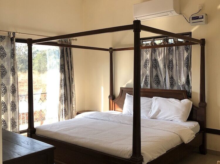 Номер Deluxe, Surve Natures Resort   Chiplun