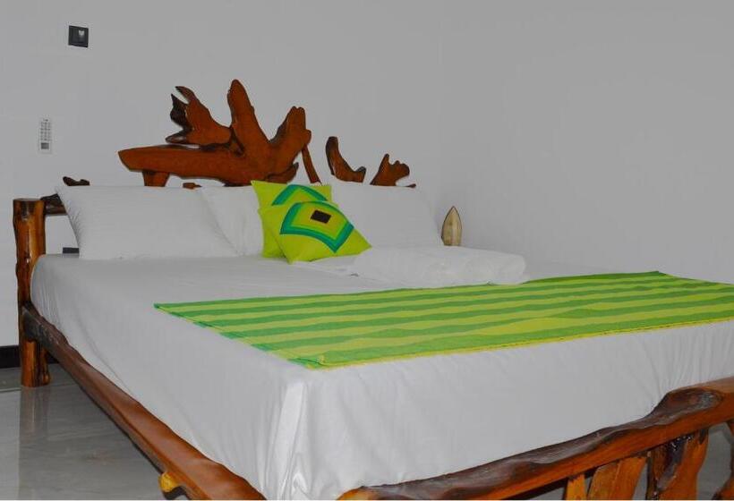 디럭스 룸, Hewage Resort