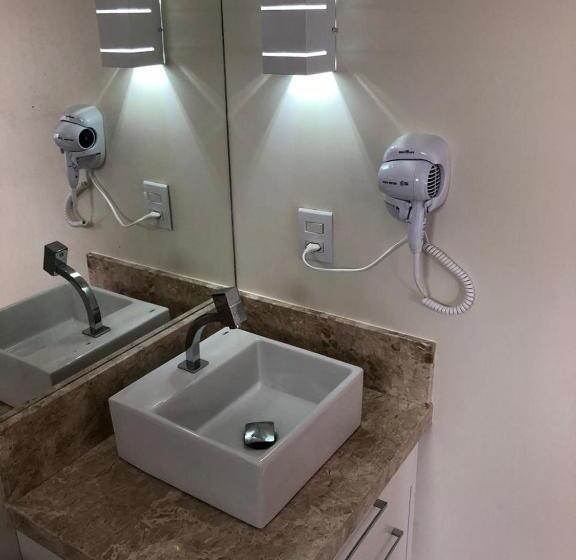 四人标准间, Mundo Livre Guest House