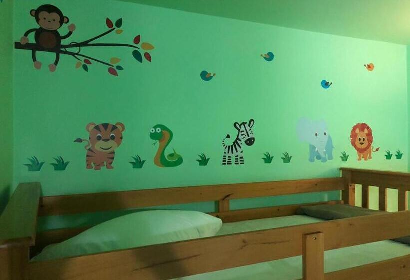家庭间, Mundo Livre Guest House
