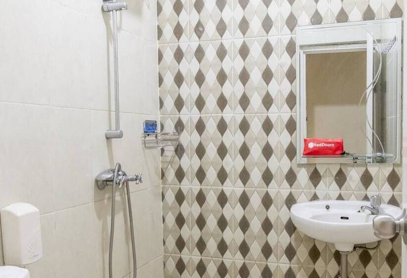 Номер Стандарт, Reddoorz Plus Near Tambun Station