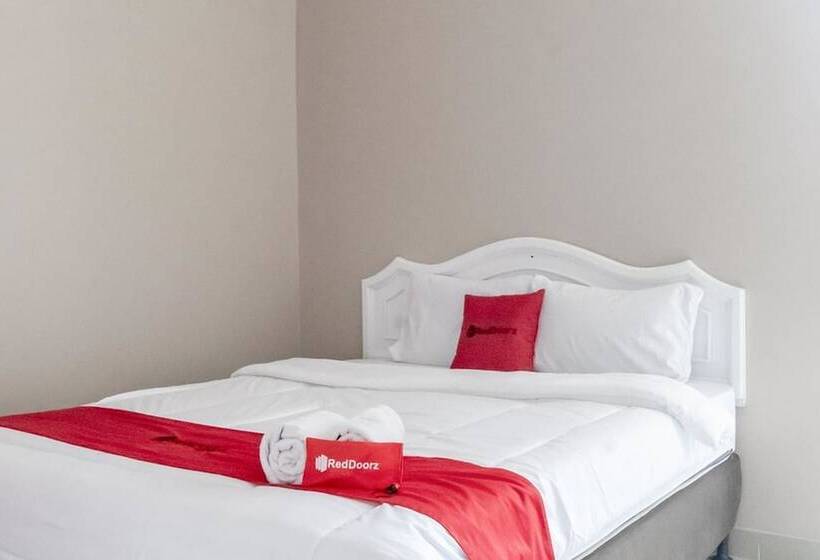 Номер Стандарт, Reddoorz Plus Near Tambun Station