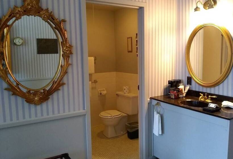 Номер Deluxe, The Charles Inn At Vacationland Inns