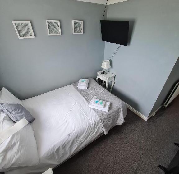 Номер Basic, The Mayfair Lodge & Family Suite