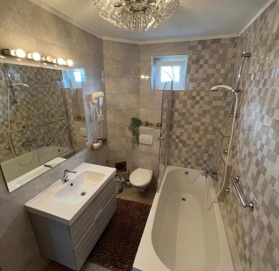 آپارتمان 2 خوابه با بالکن, Apartments And Rooms Kristina