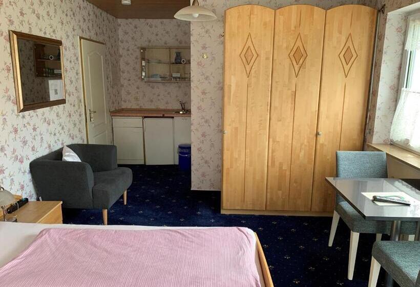 Номер Стандарт с Балконом, Gästehaus Am Lindenweg