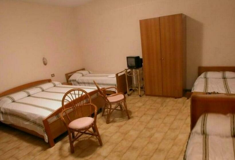 Семейный Номер, Albergo Ristoranteparco Alle Nocitra La Cascata Delle Marmore,labro E Valle Santa Di S Francesco