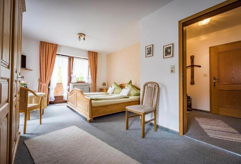 Quarto Triplo Estandar, Landhaus Weiß