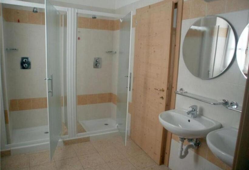이코노미 싱글 룸, Taxus Hostel