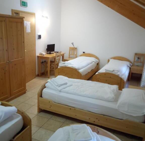 디럭스 룸, Taxus Hostel