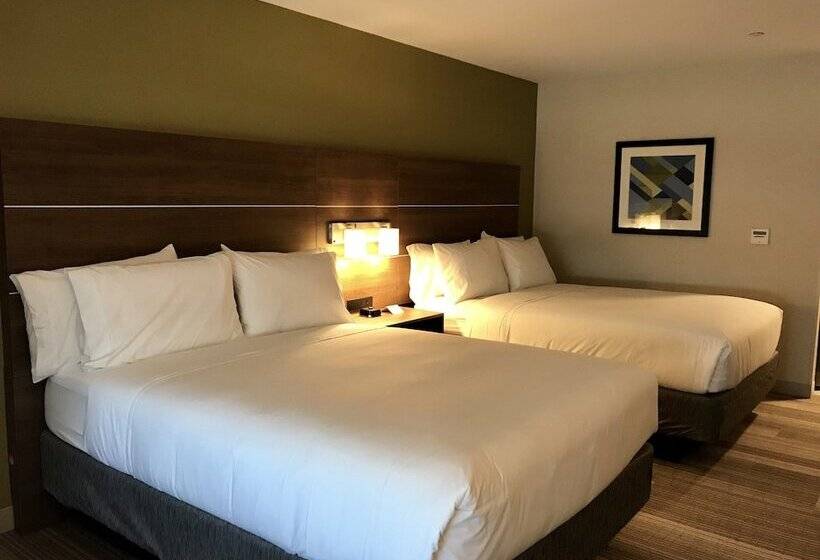 Номер Стандарт 2 Двуспальные Кровати, Holiday Inn Express & Suites Pasadena   Los Angeles, An Ihg
