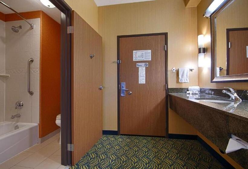اتاق استاندارد با تخت بزرگ برای معلولان, Best Western Plus Fresno Inn