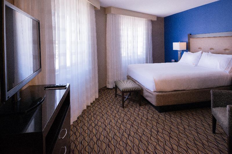 Люкс Кровать Кинг, Holiday Inn Express & Suites Pasadena   Los Angeles, An Ihg