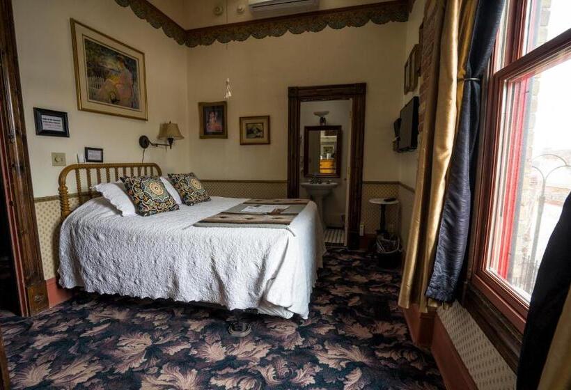 Номер Классика Двуспальная Кровать, Red Garter Inn