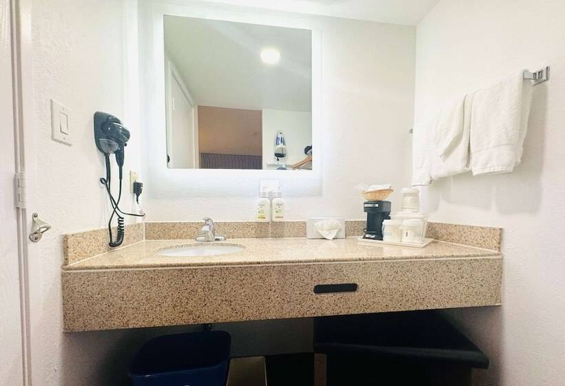 Quarto Estandar 2 Camas Casal, Ramada By Wyndham San Diego Airport
